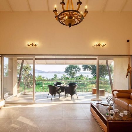 Luna Villa By Stayvista - Lakeside Charm With Terrace, Lush Lawn & Modern Decor Nashik Exterior foto