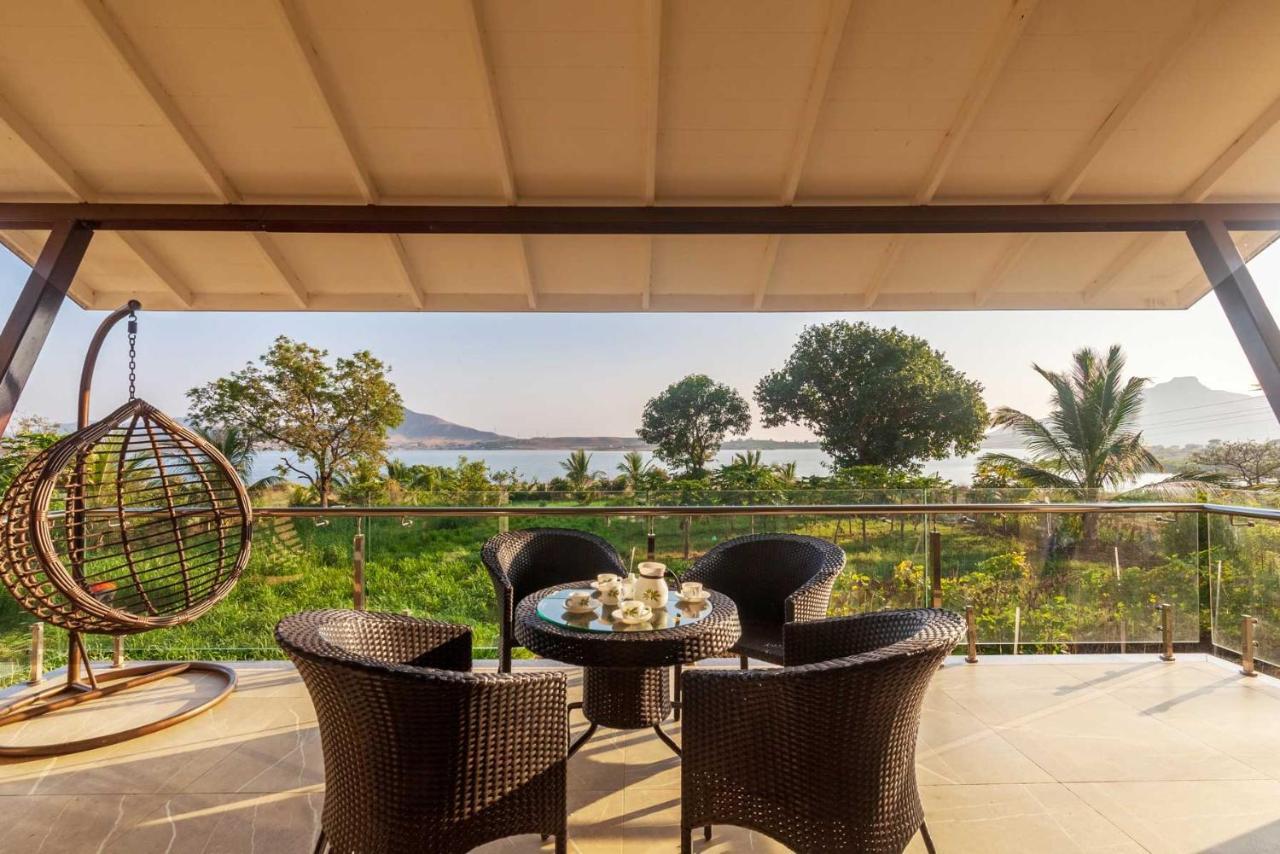 Luna Villa By Stayvista - Lakeside Charm With Terrace, Lush Lawn & Modern Decor Nashik Exterior foto
