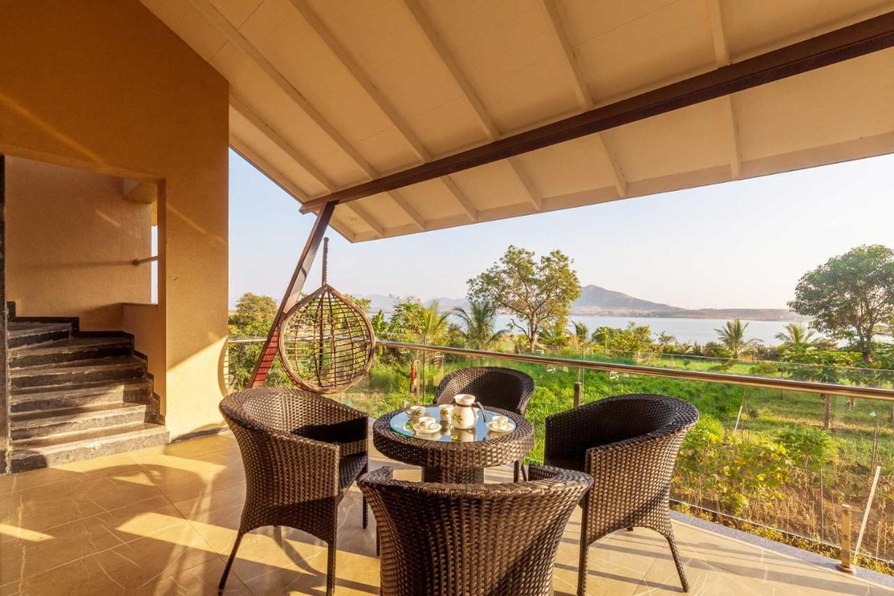 Luna Villa By Stayvista - Lakeside Charm With Terrace, Lush Lawn & Modern Decor Nashik Exterior foto