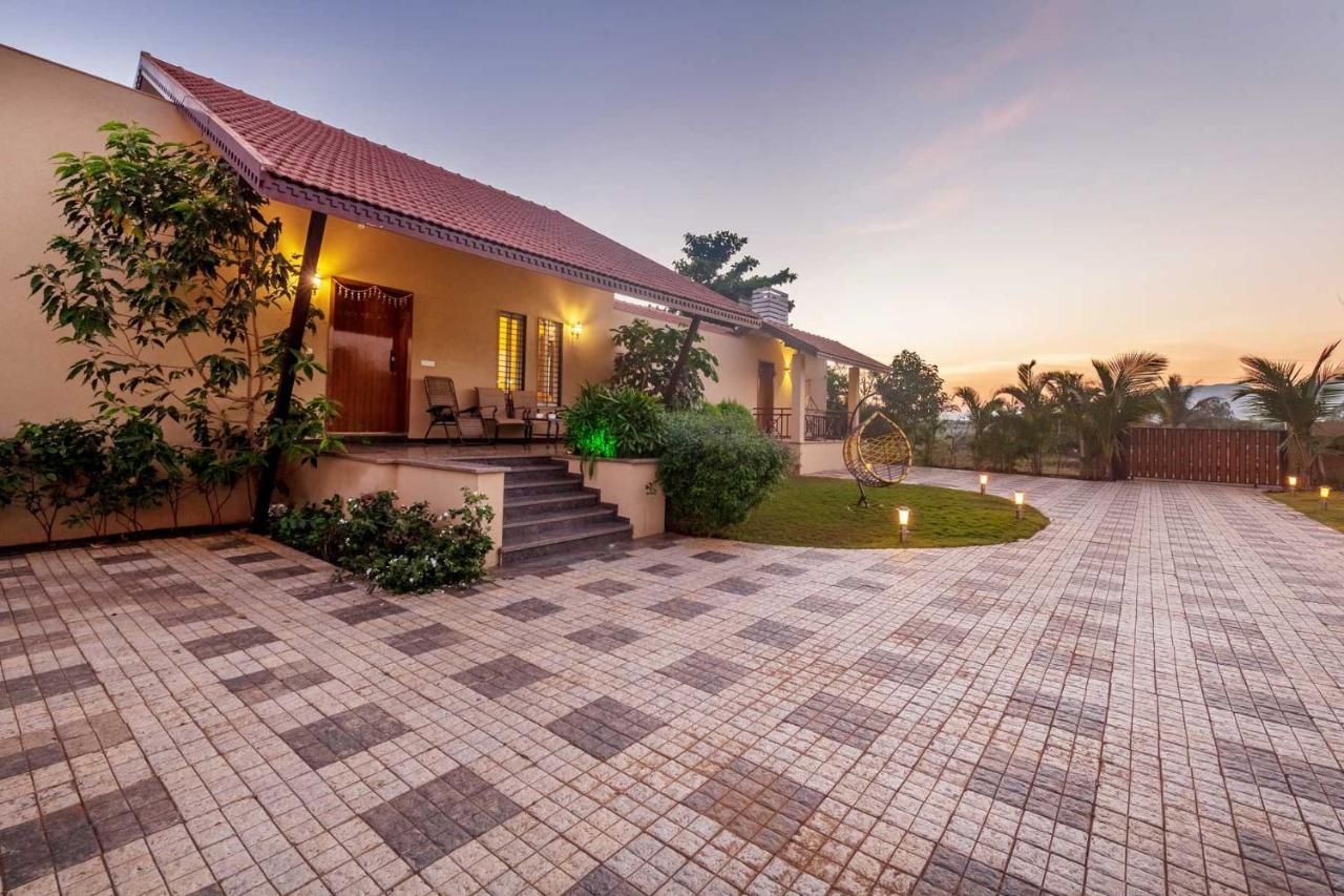 Luna Villa By Stayvista - Lakeside Charm With Terrace, Lush Lawn & Modern Decor Nashik Exterior foto