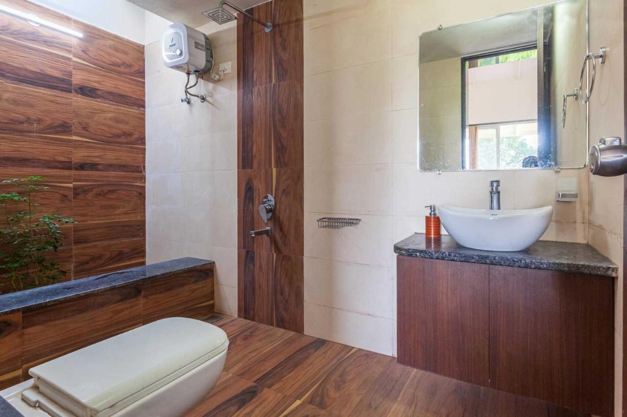 Luna Villa By Stayvista - Lakeside Charm With Terrace, Lush Lawn & Modern Decor Nashik Exterior foto