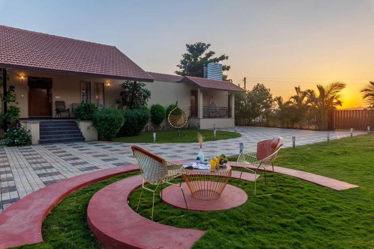 Luna Villa By Stayvista - Lakeside Charm With Terrace, Lush Lawn & Modern Decor Nashik Exterior foto